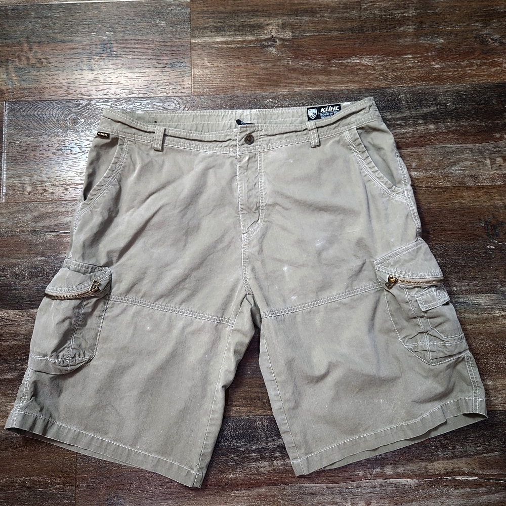 Unleash Your Adventure with KÜHL Ambush Cargo Shorts! Size 40 - Picture 1 of 13